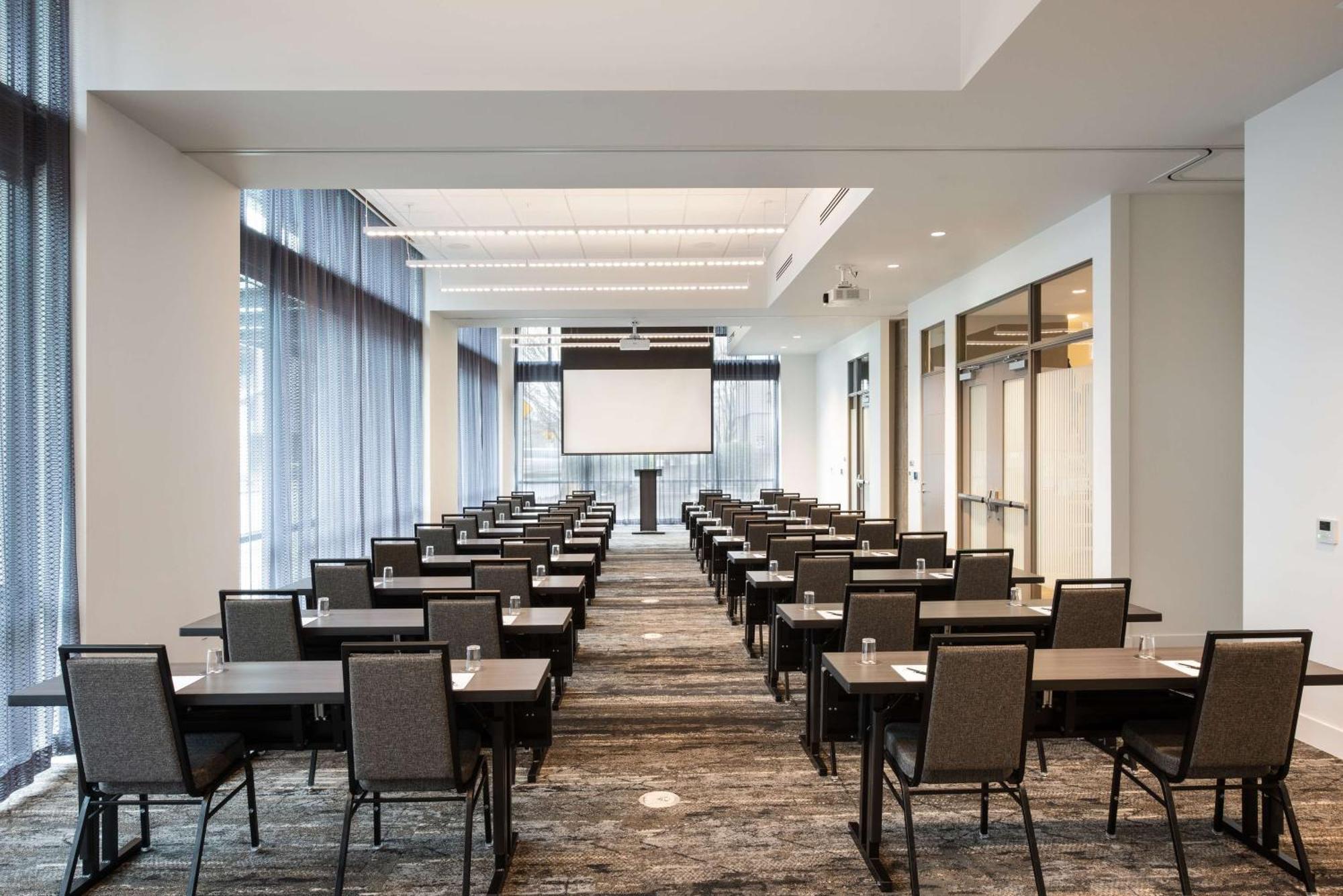 Holman Riverfront Park Hotel Salem, Tapestry By Hilton エクステリア 写真